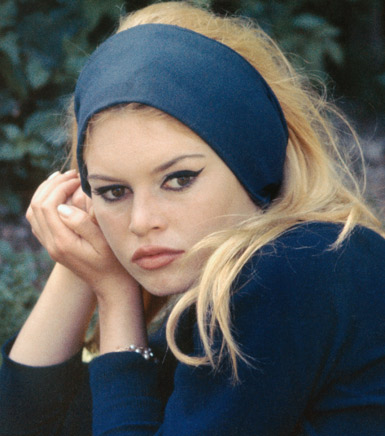 Brigitte Bardot cat eyes Moving onto the more'traditional' pin up in the